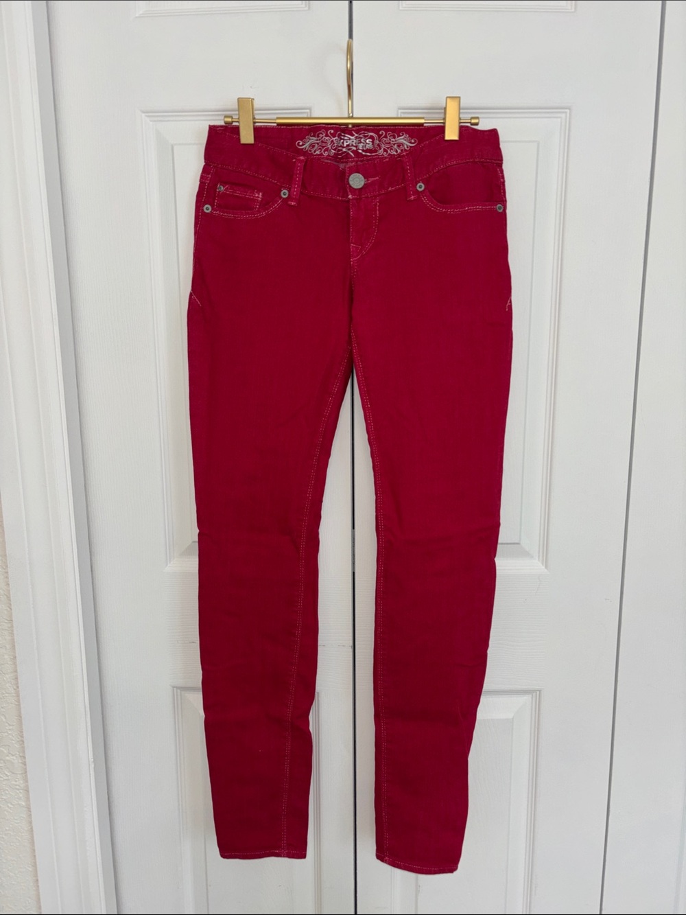 EXPRESS Women's Skinny Jeans in Deep Red - Stretch Slim Fit